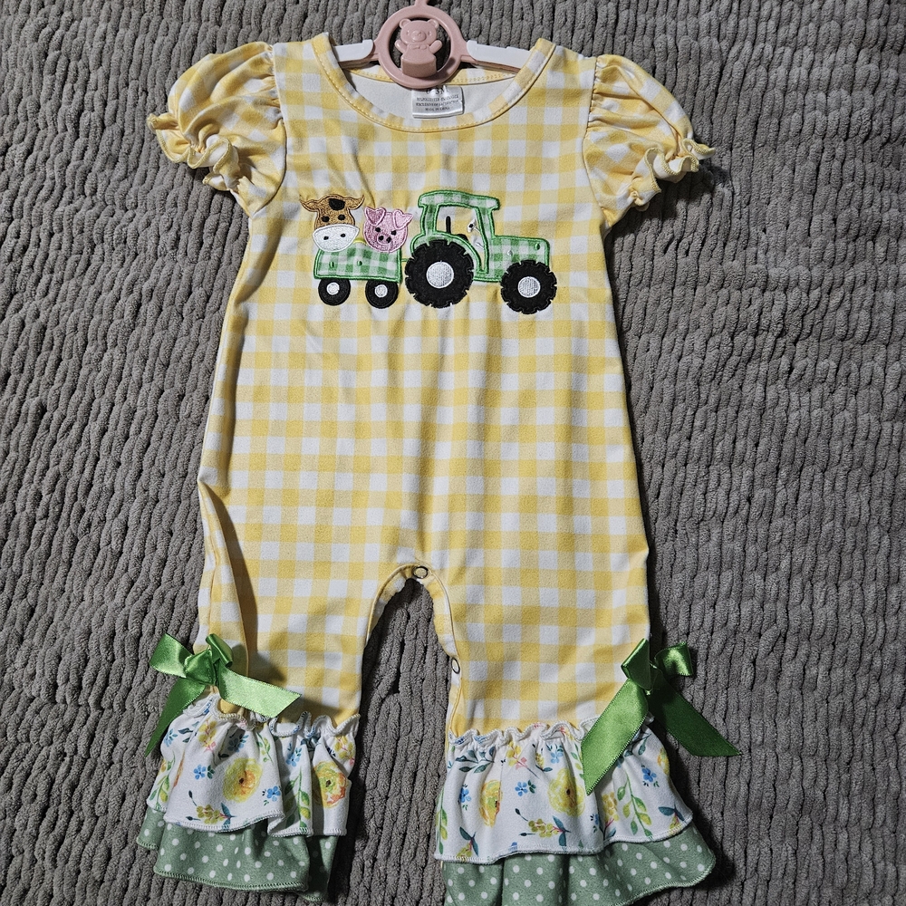 💝💝5/$25💝💝Yellow Checkered Kids Romper with Tractor Design